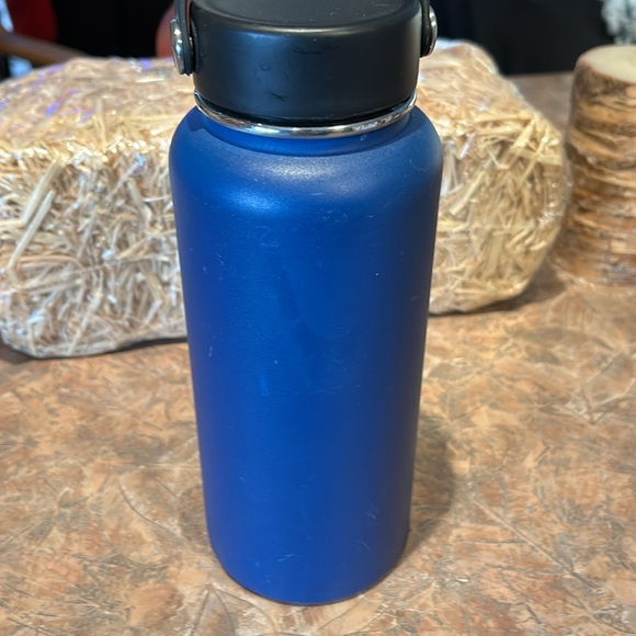 Hydro Flask 32 Oz insulated wide mouth tumbler - Picture 5 of 11